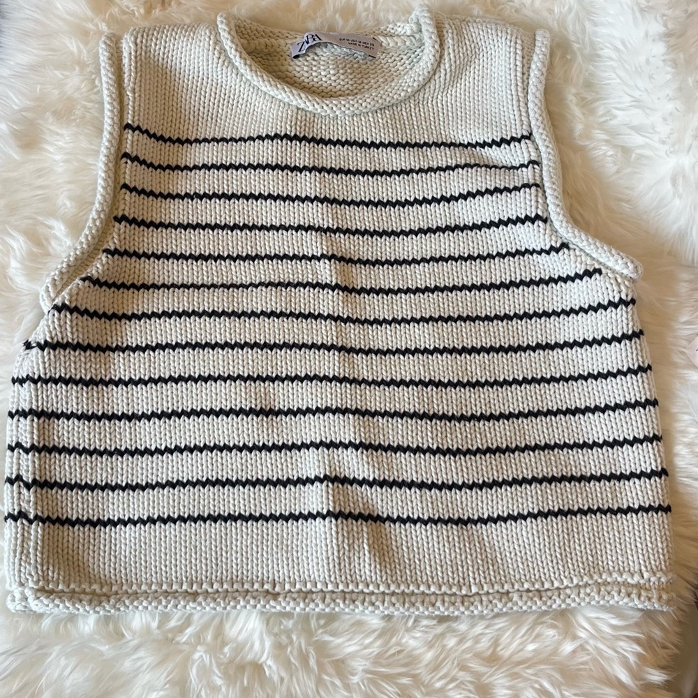 Zara Black and White Crew Neck Sweater Striped